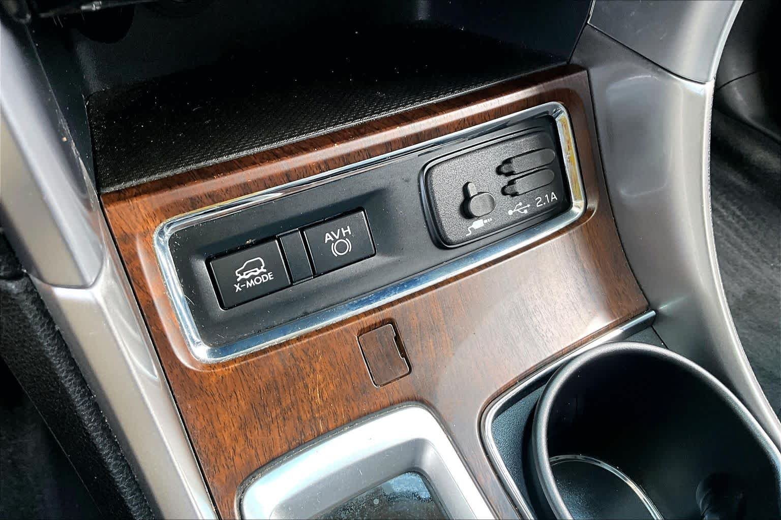 Used 2022 Crystal Black Silica Subaru Touring image 31