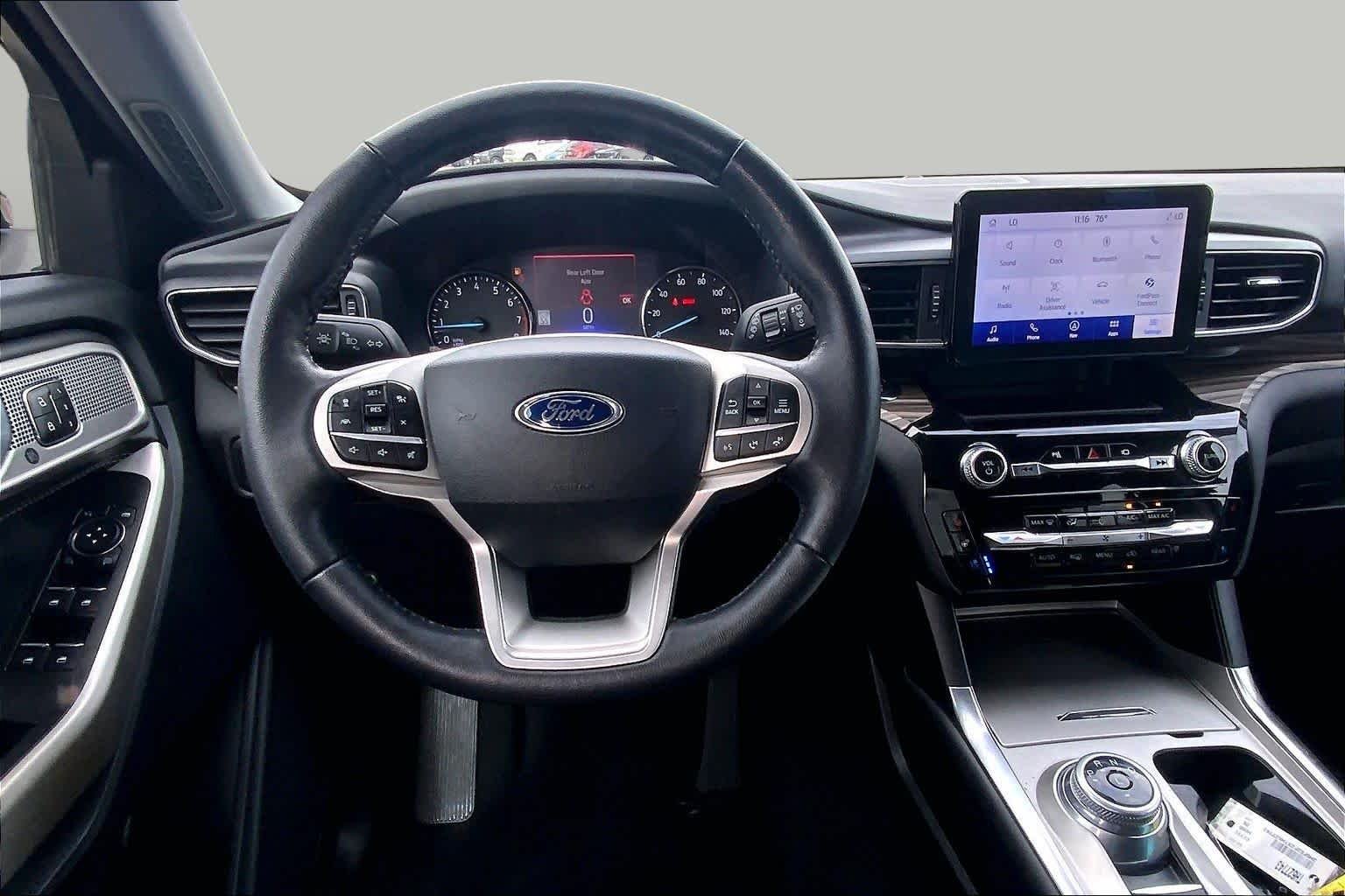 Used 2022 Star White Metallic Tri-Coat Ford Limited image 6