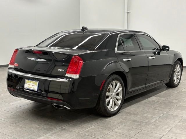 Used 2018 Chrysler 300 Limited with VIN 2C3CCAKG8JH194637 for sale in Murray, KY