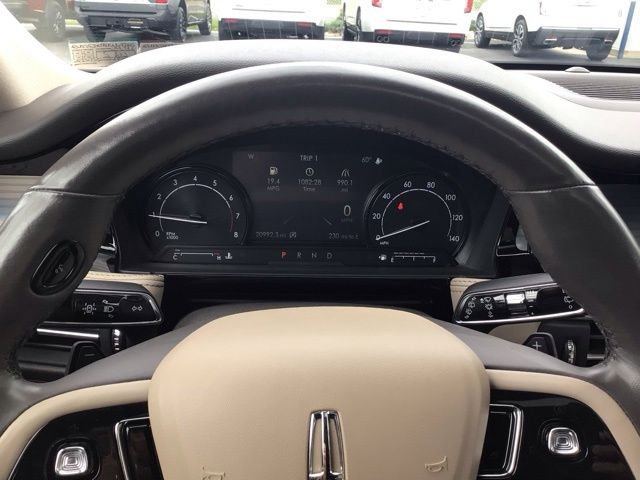 Used 2022 Red Lincoln Standard image 12