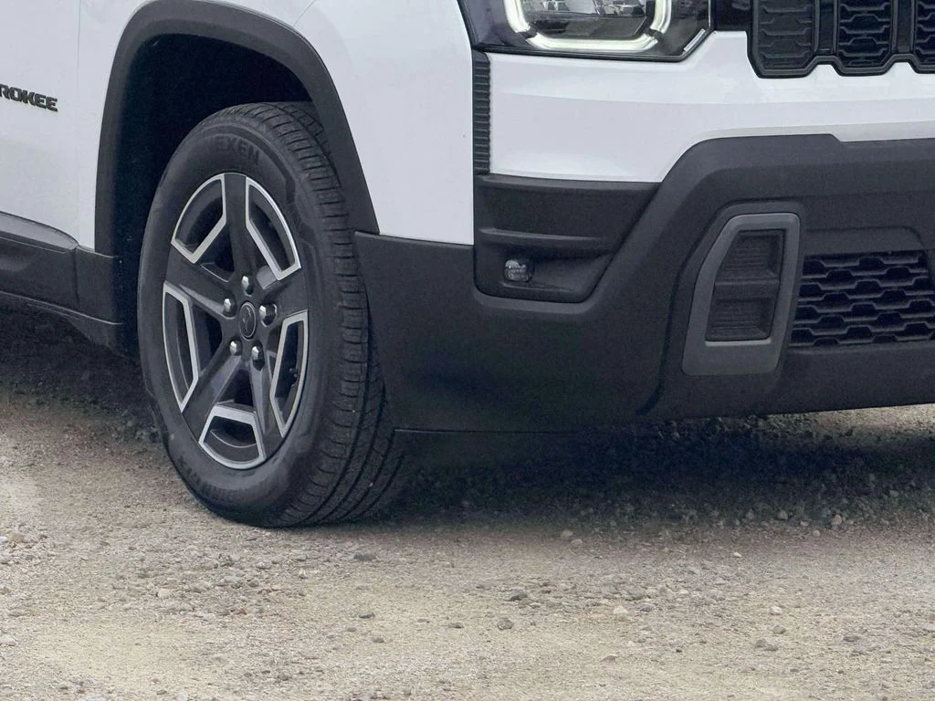 New 2026 White Jeep Laredo image 5