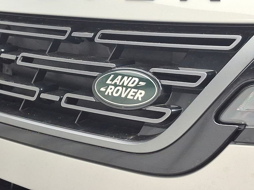 New 2026 Seoul Pearl Silver Land Rover S image 22