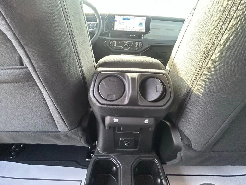 2026 Jeep Wrangler 4-Door Sahara - Photo 31