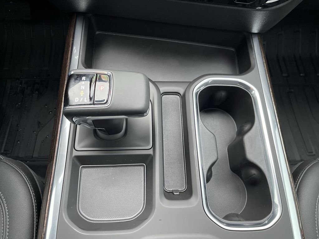 New 2026 Onyx Black GMC Elevation image 16
