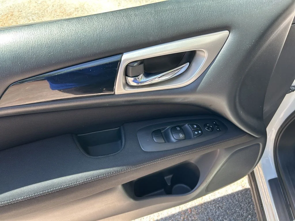 Used 2017 White Nissan SV image 15