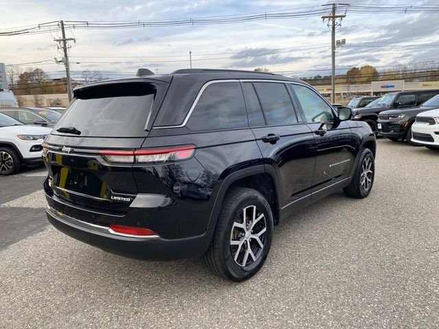2024 Jeep Grand Cherokee Limited photo 3