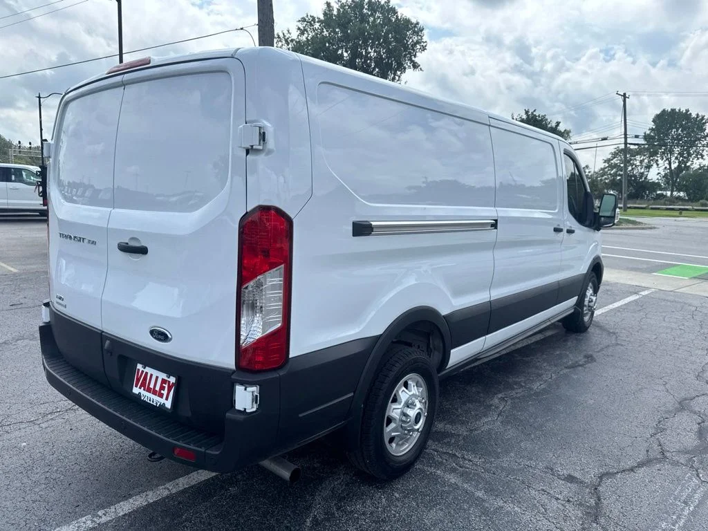 Used 2025 White Ford Base image 3