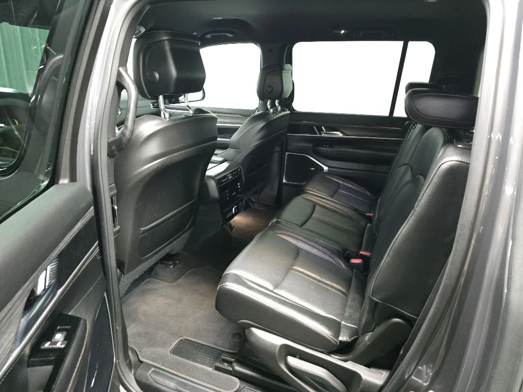Used 2023 Gray Jeep Series III image 33