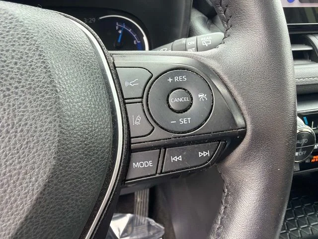 Used 2024 White Toyota XLE image 27