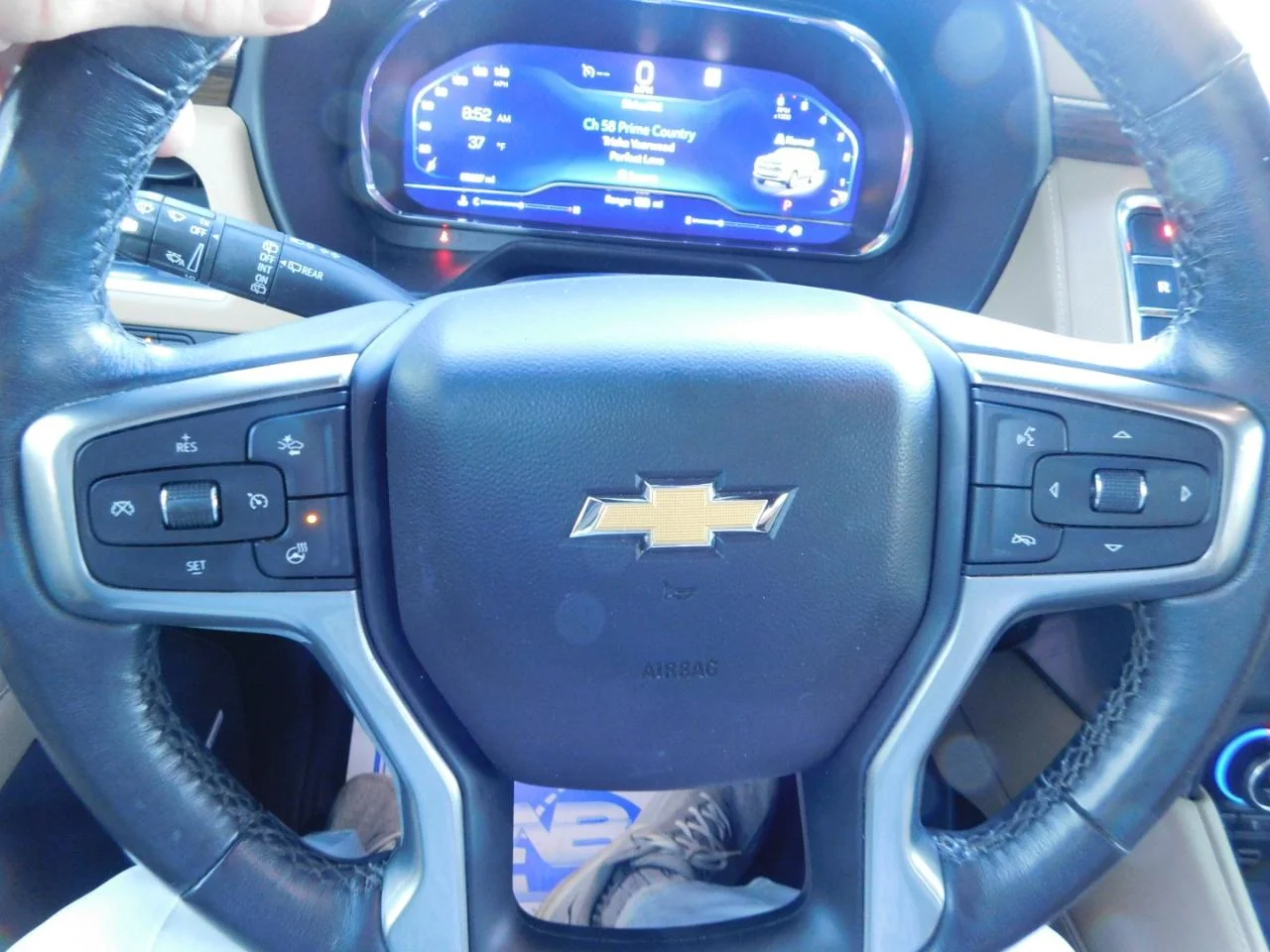 Used 2023 Iridescent Pearl Tricoat Chevrolet 2WD 4DR PREMIER image 39