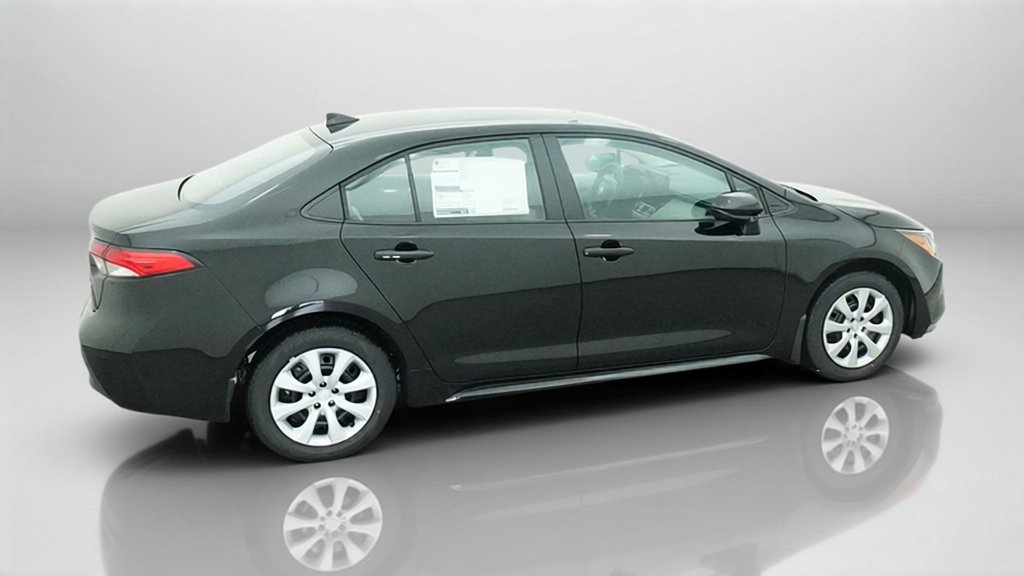New 2027 Inked Toyota LE image 16