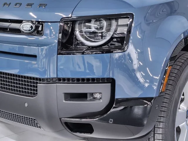 2026 Land Rover Defender X-Dynamic SE - Photo 12
