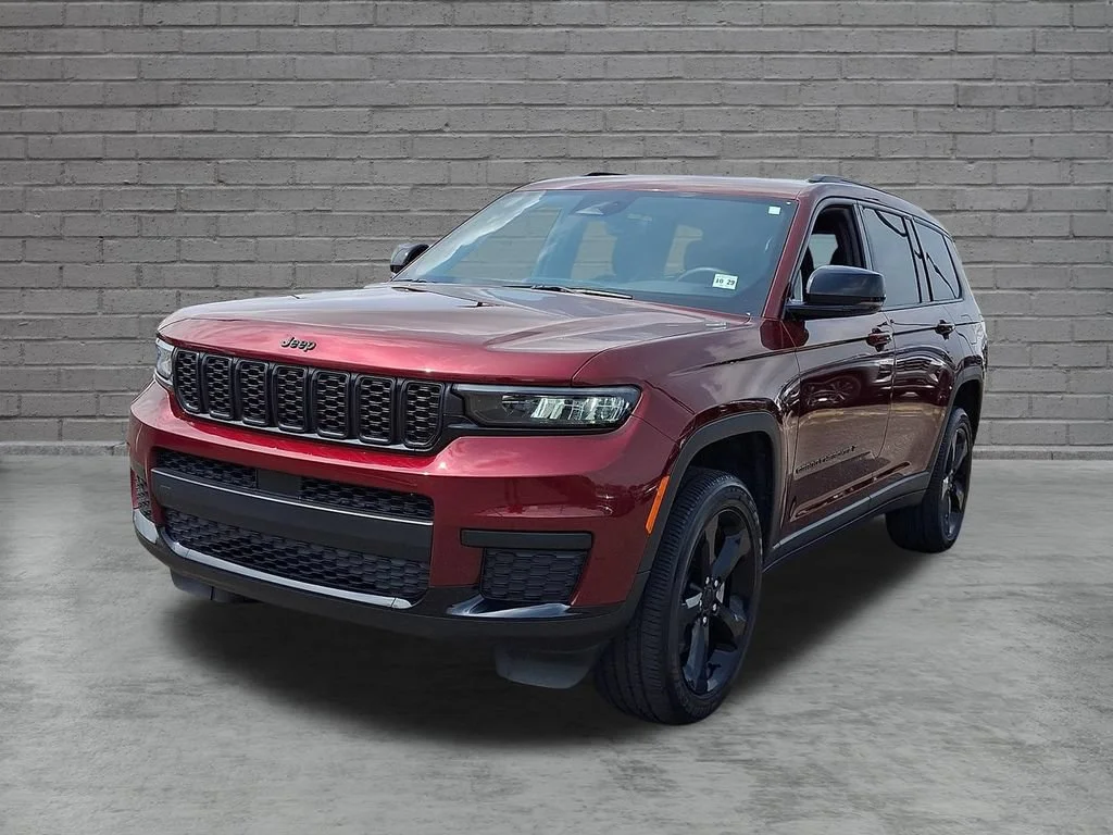 Used 2024 Red Jeep Altitude X 4x4 image 5