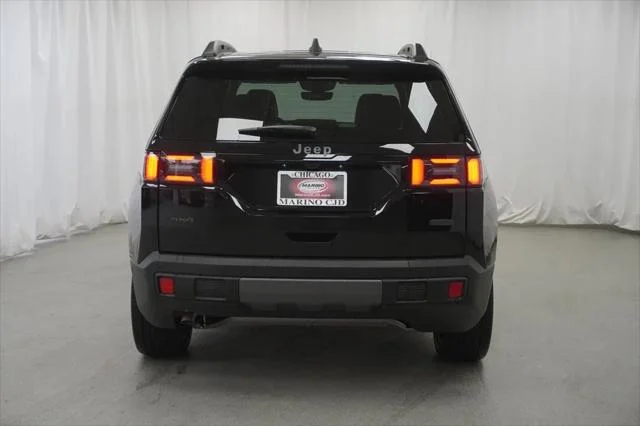 New 2026 Diamond Black Crystal Pearl-Coat Exterior Paint Jeep Overland image 10