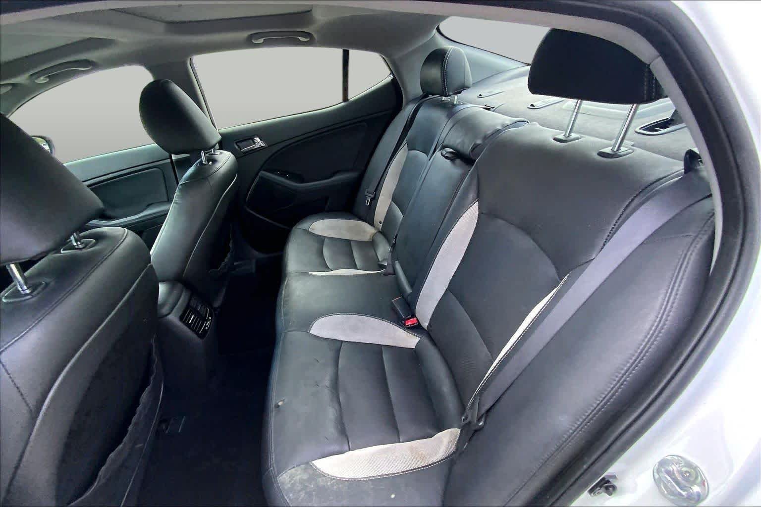 Used 2012 Snow White Pearl Kia SX image 16