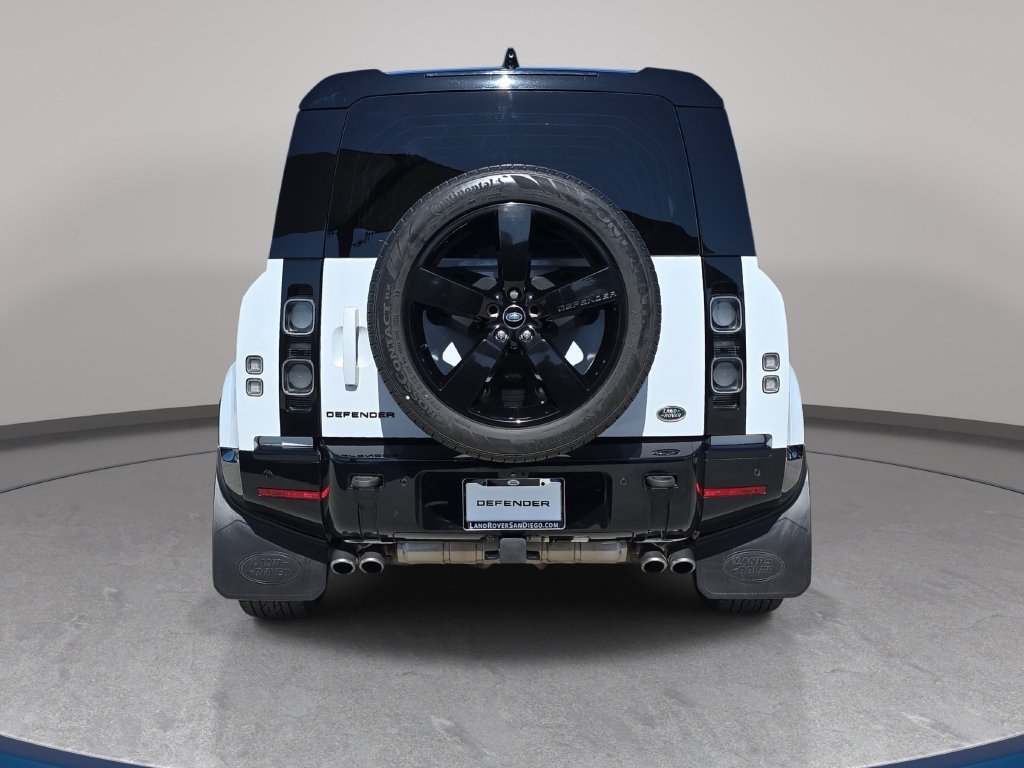 Used 2022 Yulong White Metallic Land Rover V8 image 7
