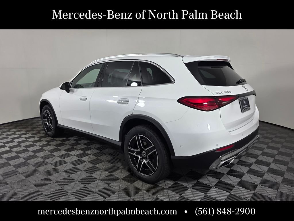 New 2026 MANUFAKTUR Moonlight White Metallic Mercedes-Benz GLC 300 image 4