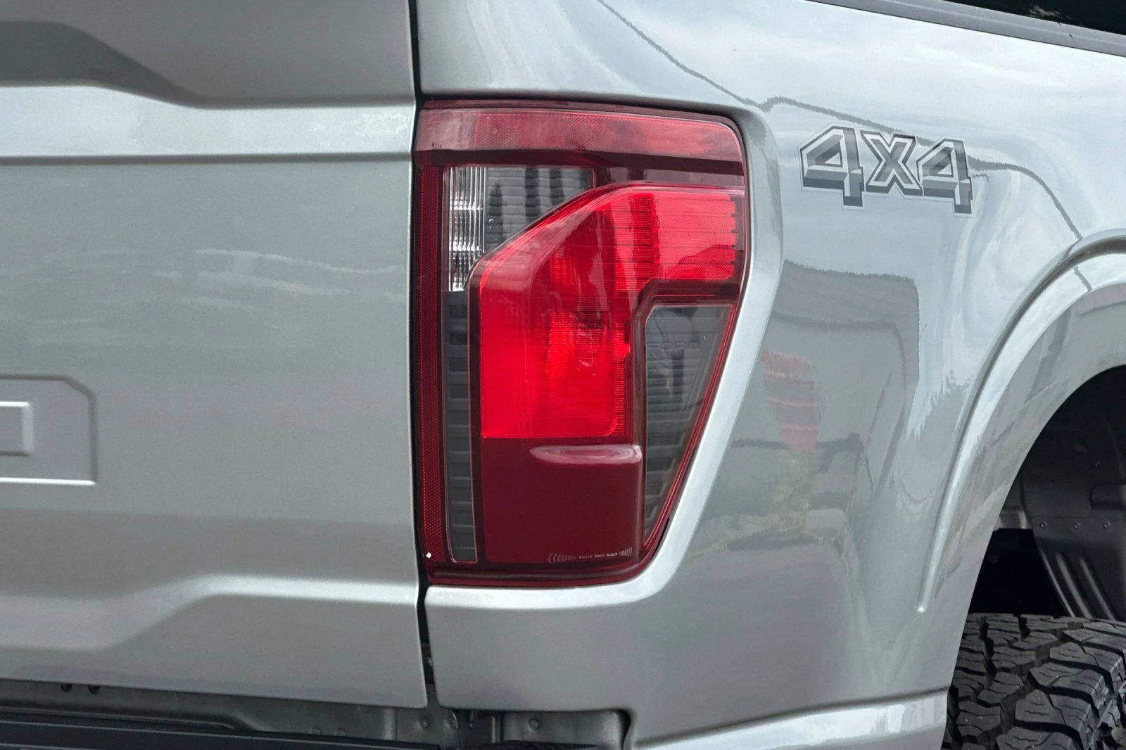 Used 2024 Silver Ford XLT image 25