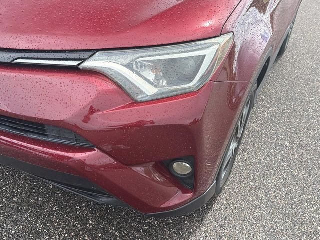 Used 2018 Red Toyota LE image 10