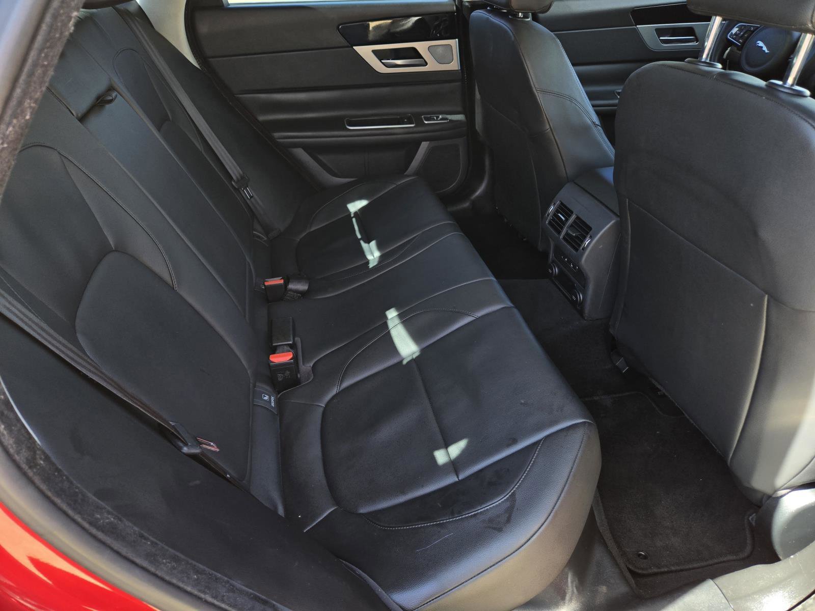 Used 2017  Jaguar 35t Premium image 38
