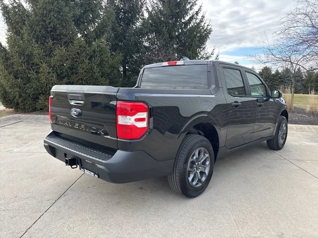 New 2026 Shadow Black Ford XLT image 6
