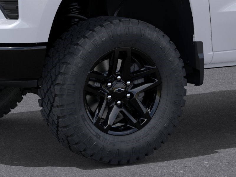 New 2026 Summit White Chevrolet Custom Trail Boss image 9