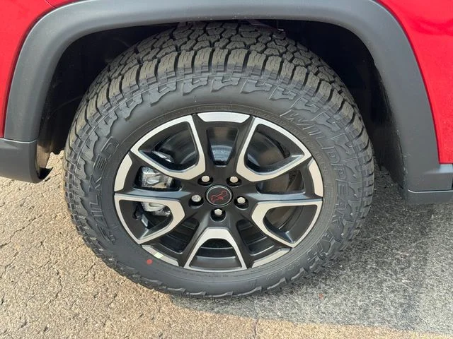 New 2026 Red Hot Pearl-Coat Exterior Paint Jeep Trailhawk image 10