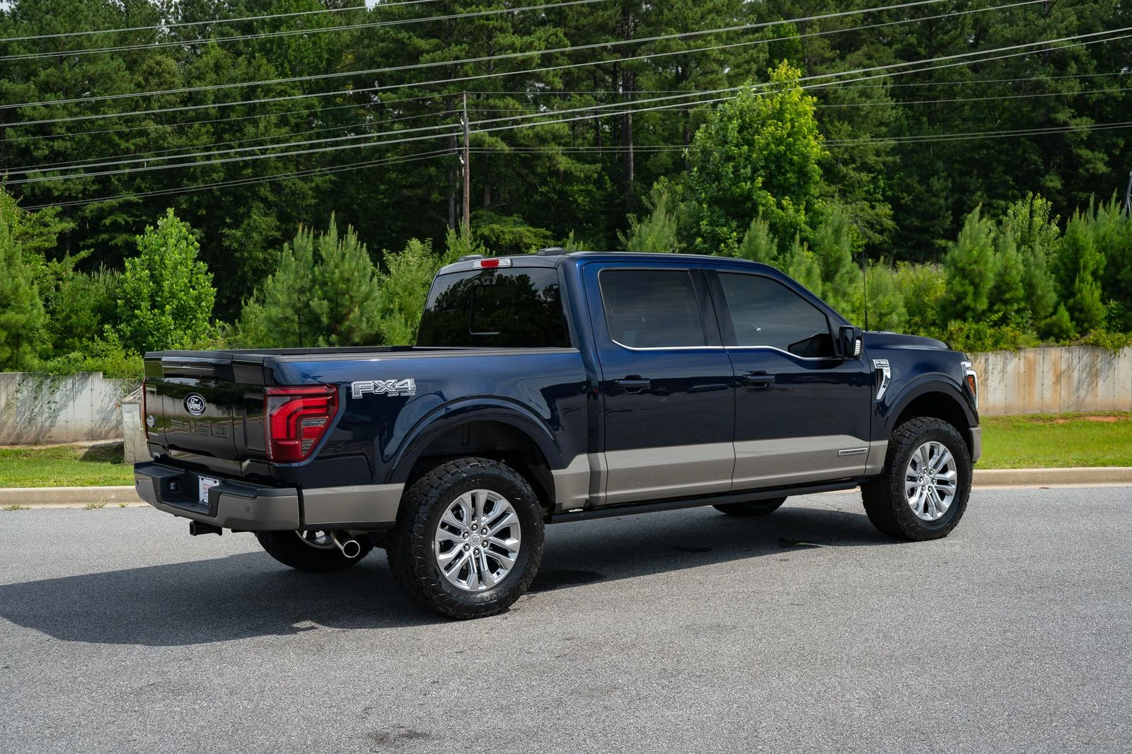 Used 2025 Blue Ford King Ranch image 23