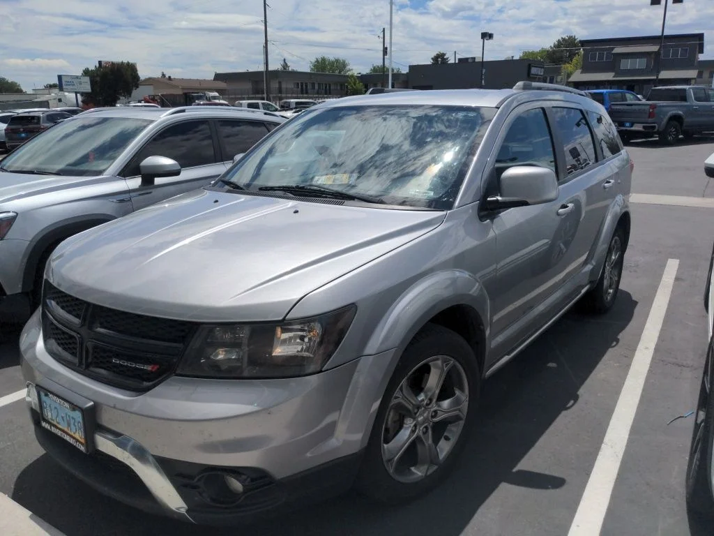 Used 2017 Silver Dodge Crossroad image 1