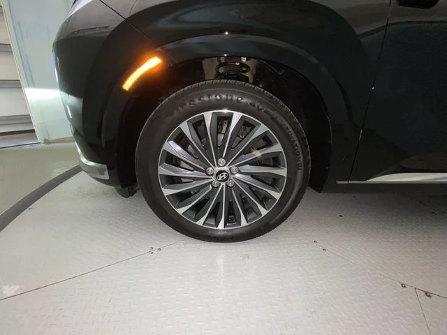 Used 2023 Black Hyundai Calligraphy image 10