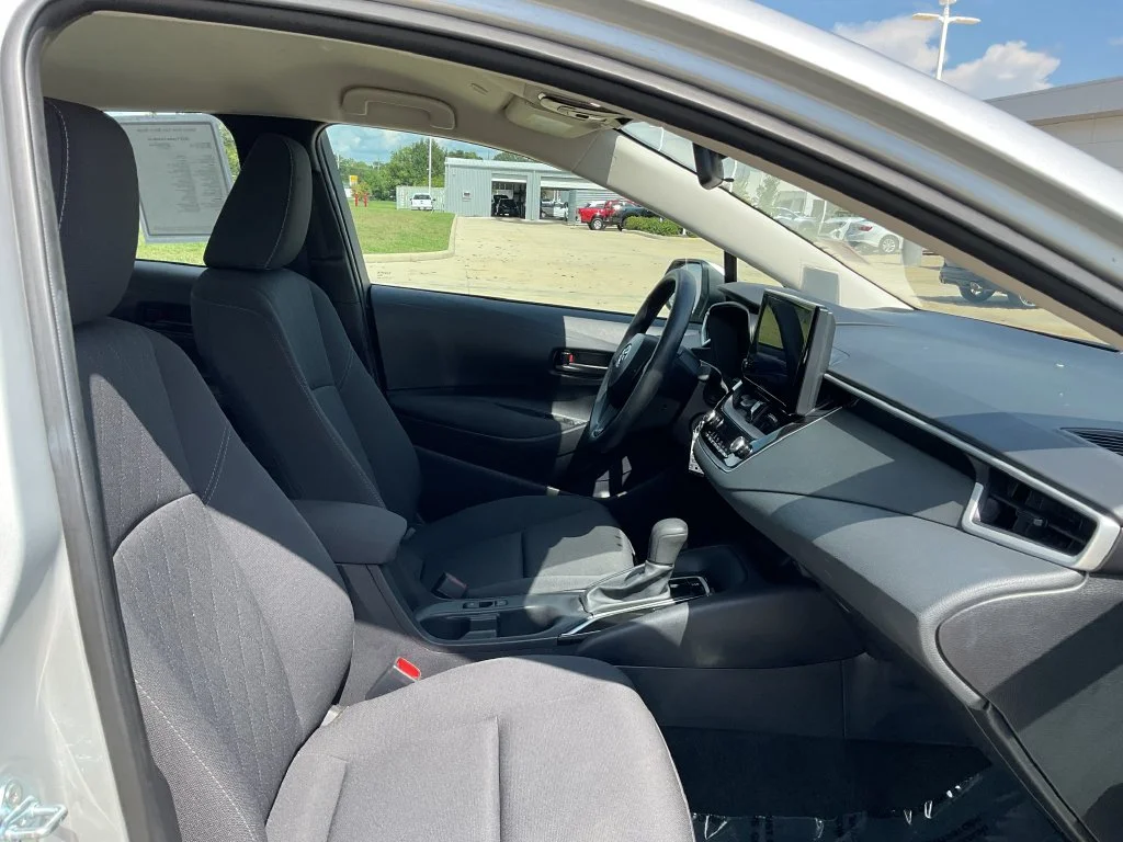Used 2025 Silver Toyota LE image 17