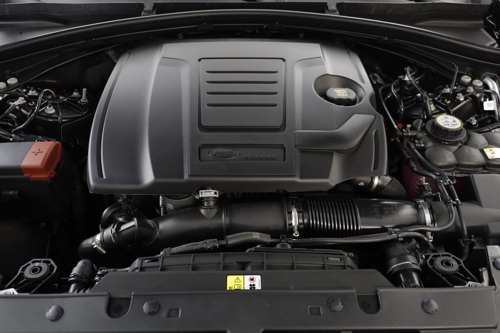 New 2026 Santorini Black LAND ROVER Dynamic SE image 24