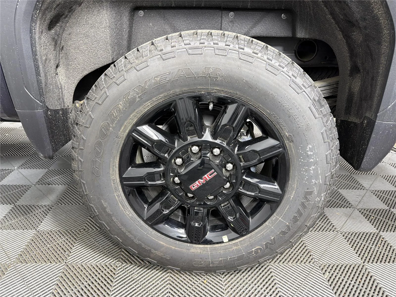 New 2026 Titanium Rush Metallic GMC AT4 image 17