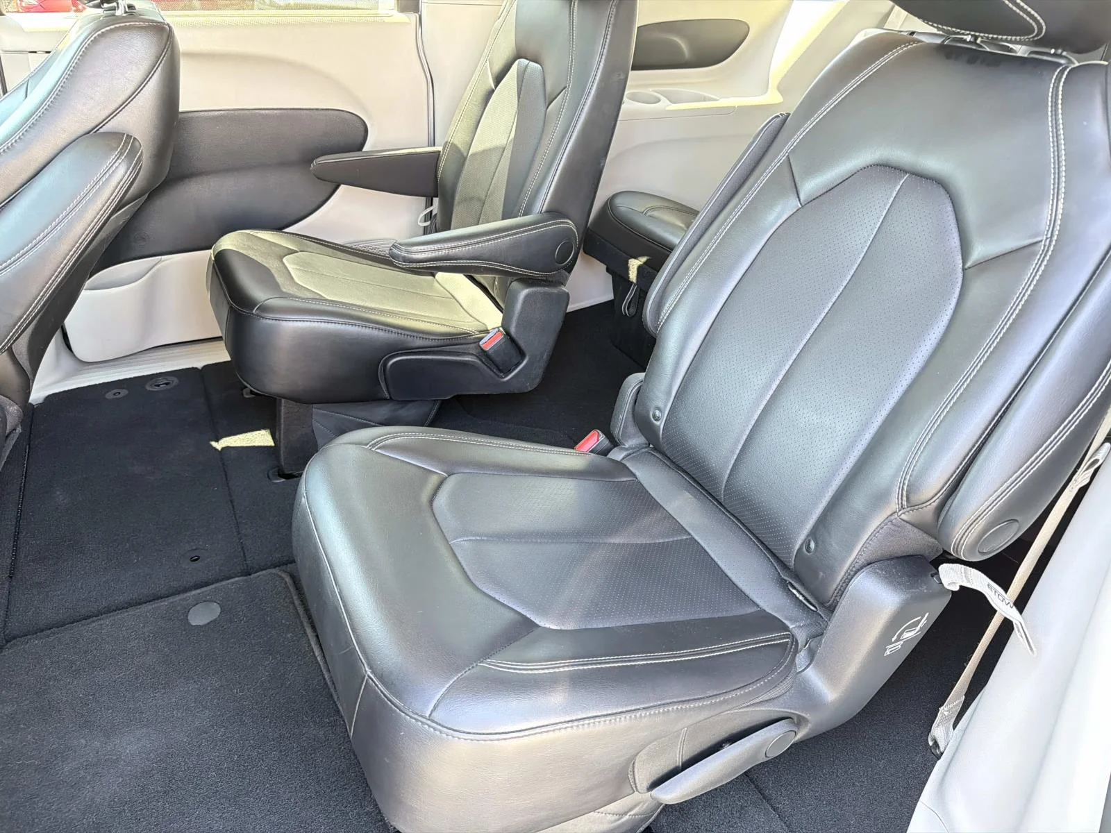 2023 Chrysler Pacifica Touring L - Photo 19