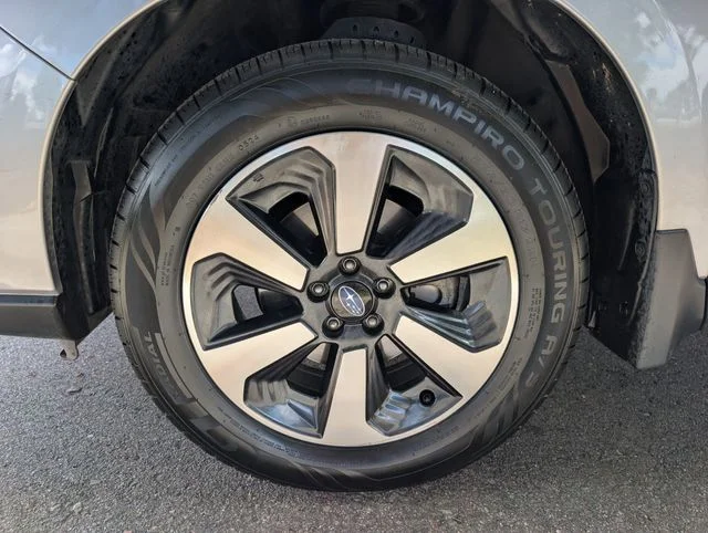 Used 2018 Ice Silver Metallic Subaru 2.5i Limited image 7