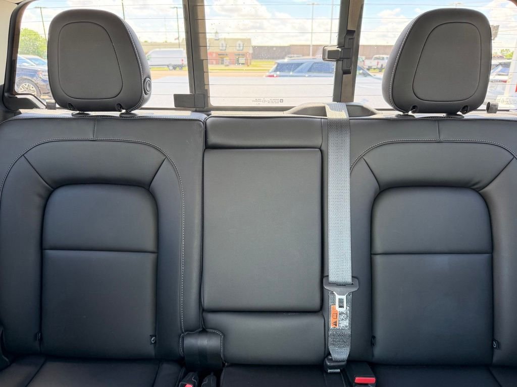 Used 2019 Black Chevrolet Z71 image 15