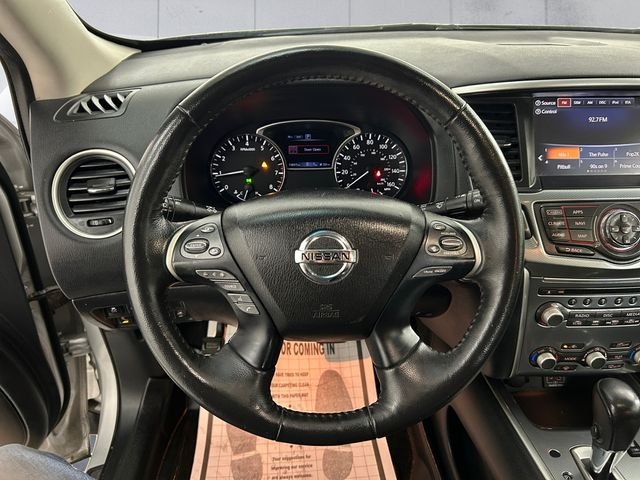Used 2020 Silver Nissan SL image 9