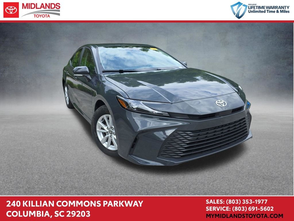 2026 Toyota Camry LE Hybrid's photo