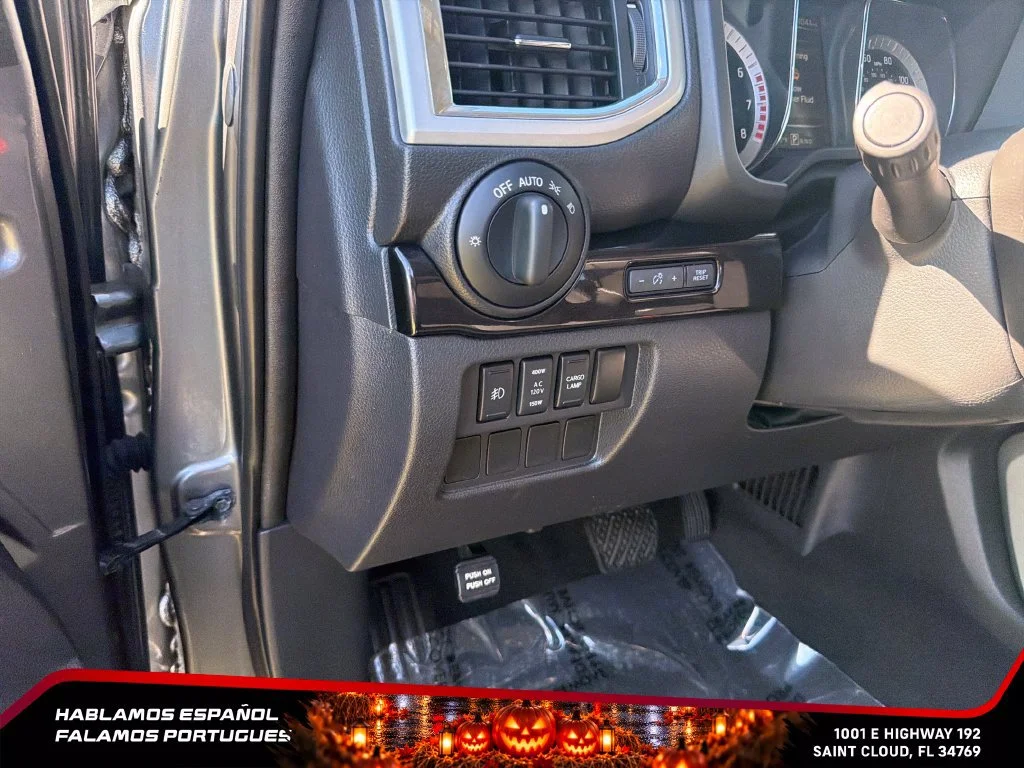 Used 2017  Nissan SV image 18