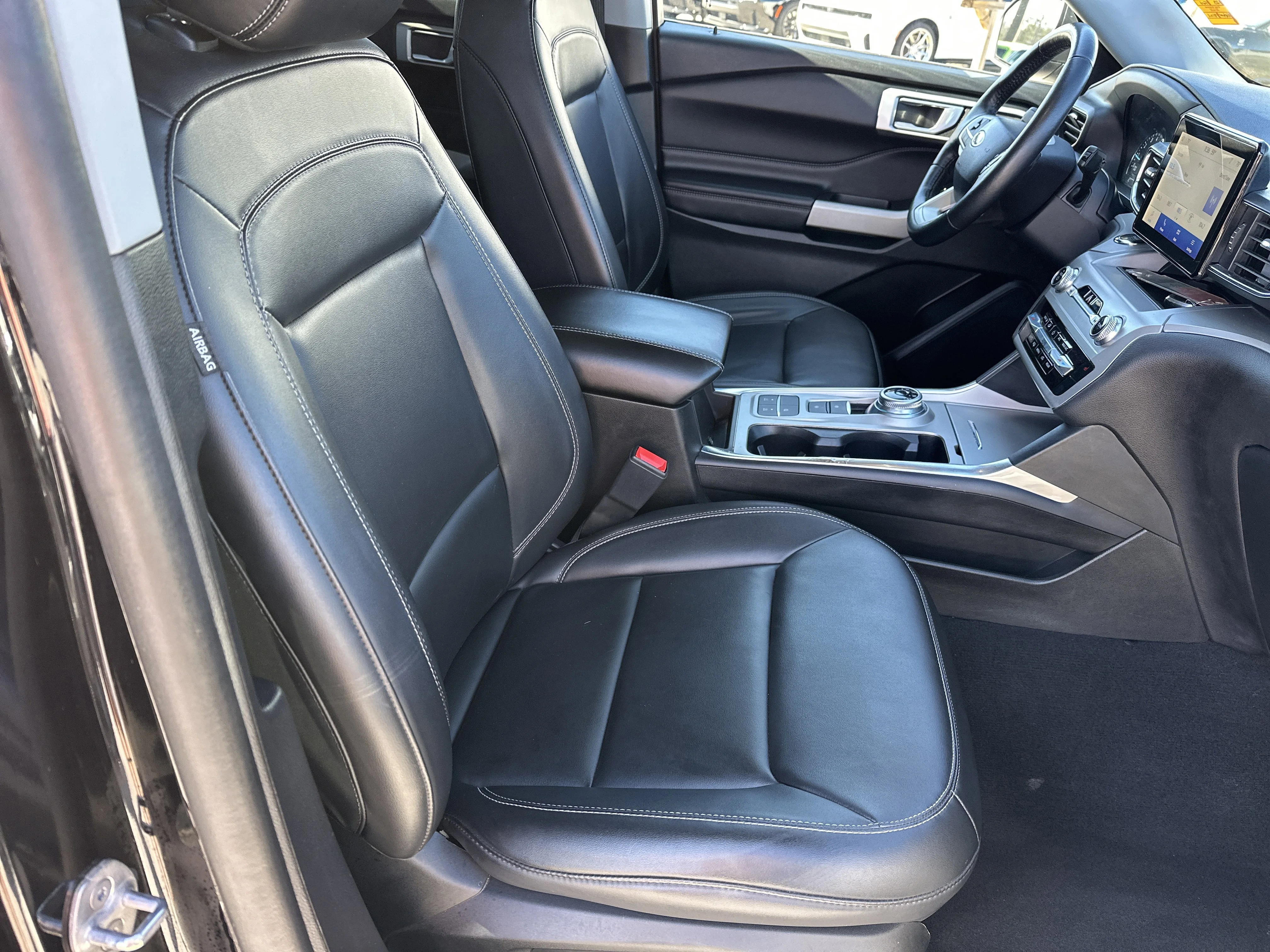 2023 Ford Explorer XLT - Photo 14
