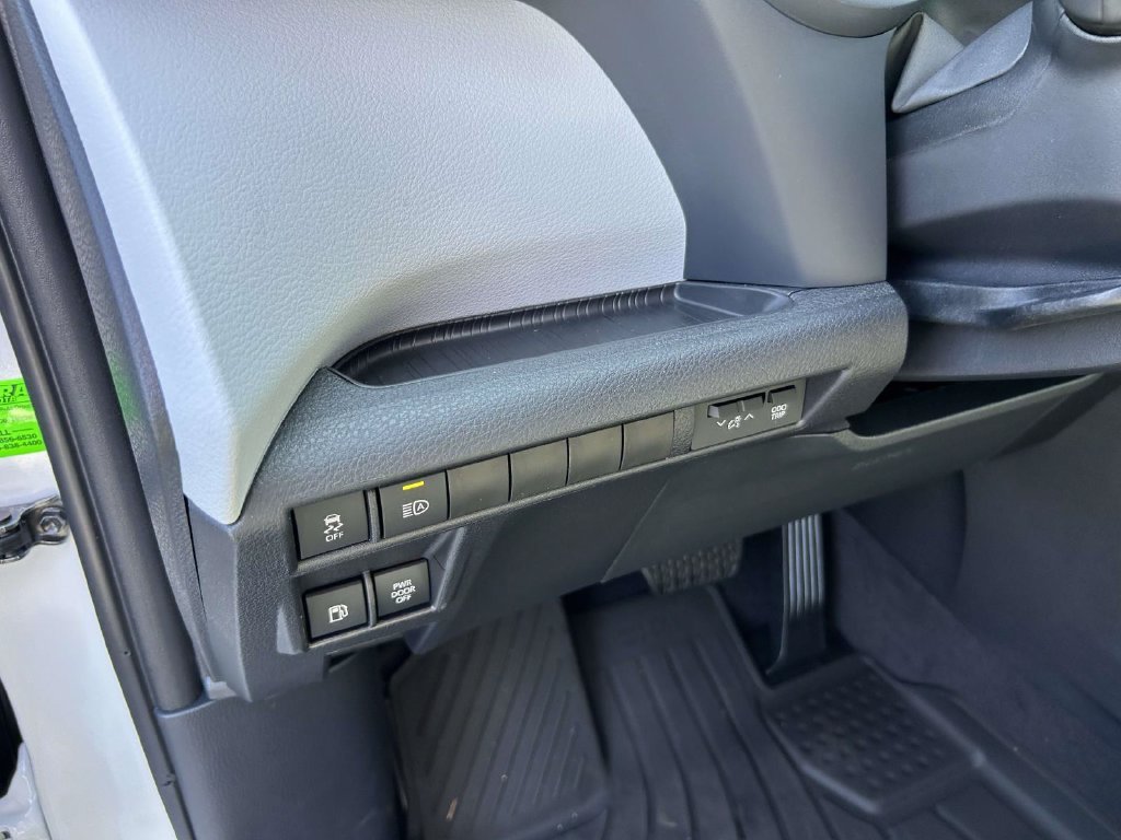 New 2026 Wind Chill Pearl Toyota XLE image 17