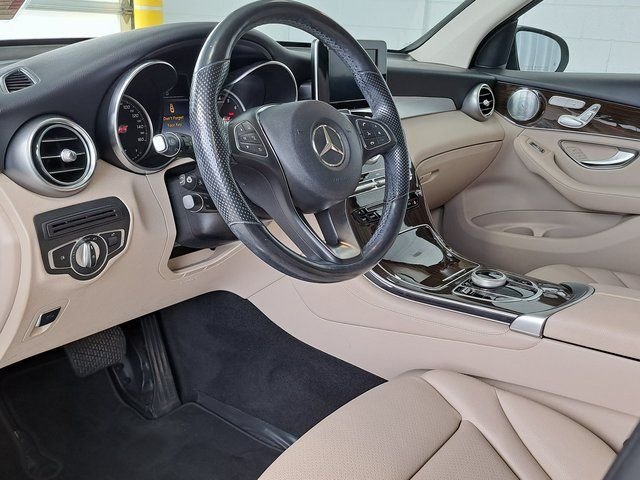 Used 2019  Mercedes-Benz GLC 300 image 8