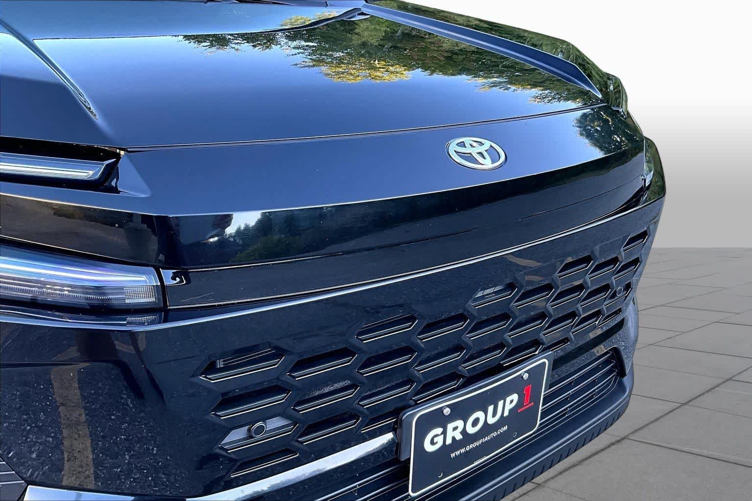 Used 2026 Midnight Black Metallic Toyota XLE Premium image 32