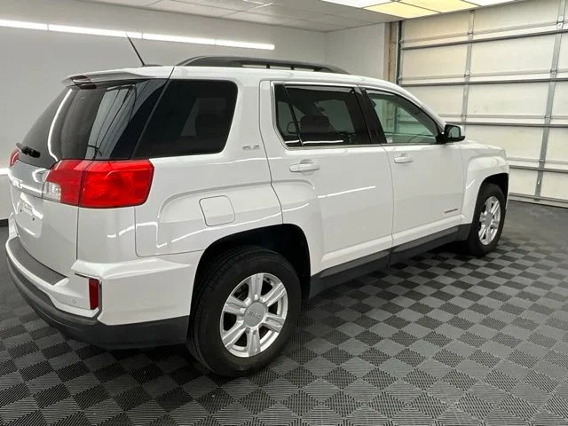 Used 2016 White GMC SLE-2 image 24