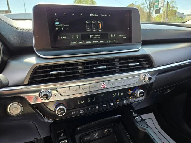 Used 2022 White Kia S image 29