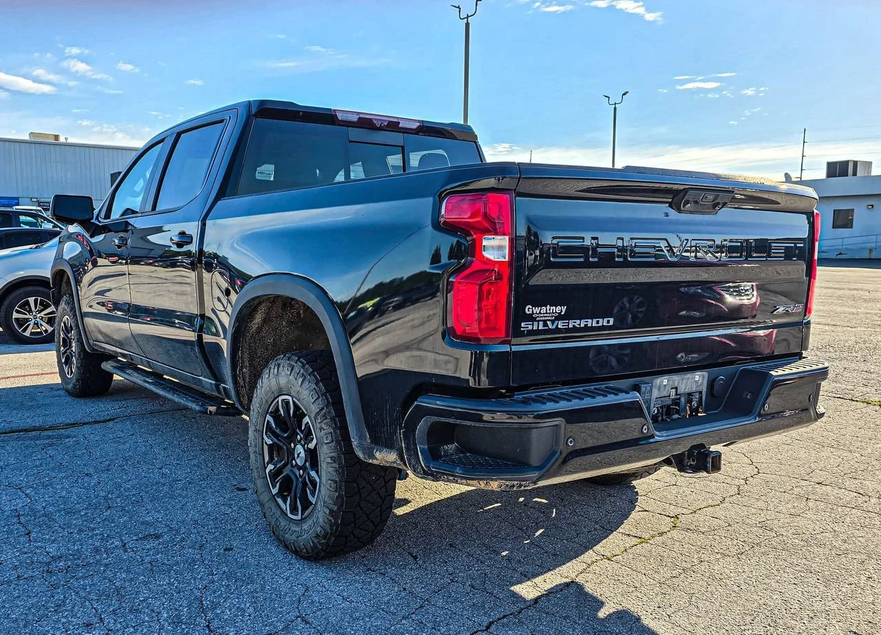 Used 2022 Black Chevrolet ZR2 image 3