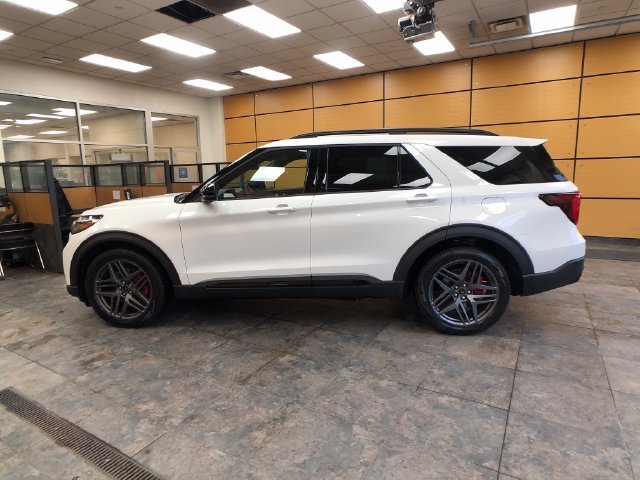New 2026 Star White Metallic Tri-Coat Ford ST image 4