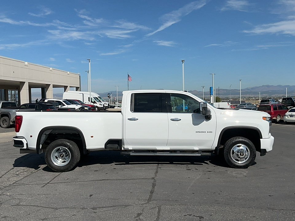 Used 2022 Summit White Chevrolet 4WD Crew Cab Long Bed High Country image 6