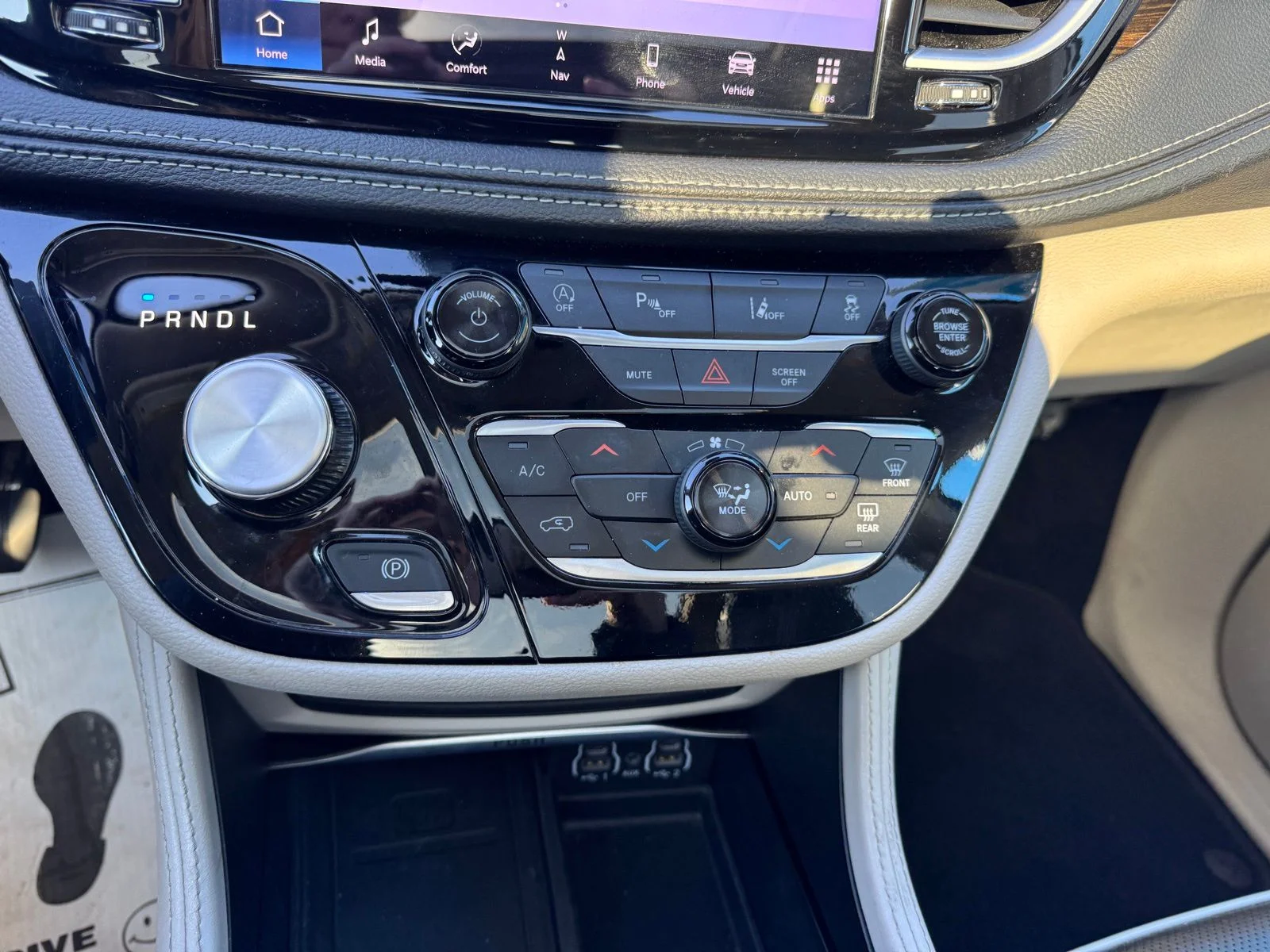 2024 Chrysler Pacifica Limited - Photo 15