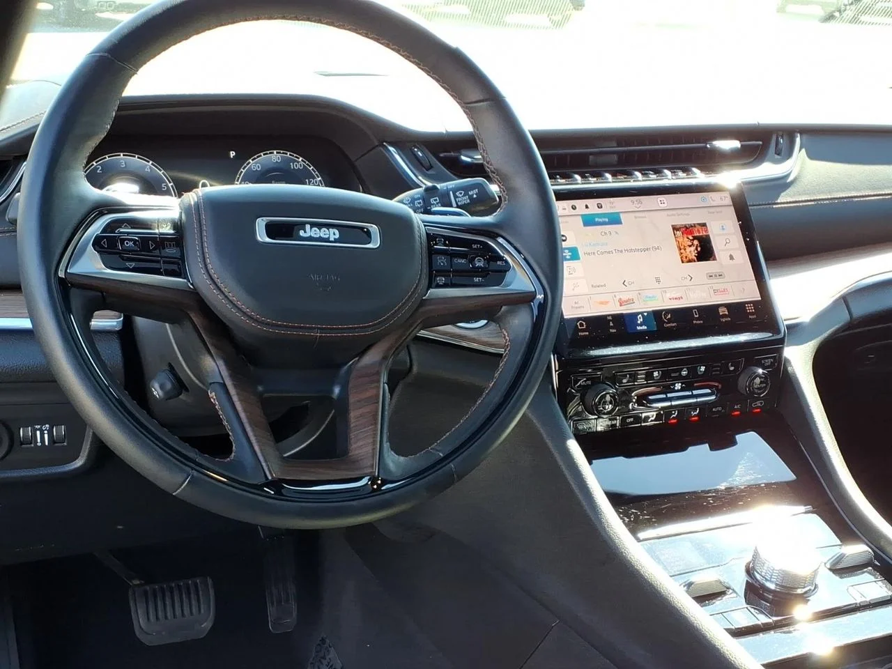 2024 Jeep Grand Cherokee L Summit - Photo 2